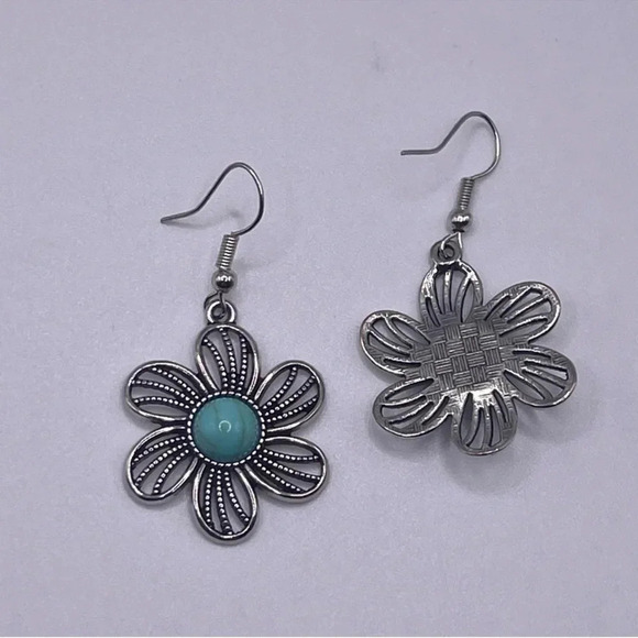 Silver Turquoise Flower Earrings - Picture 4 of 4